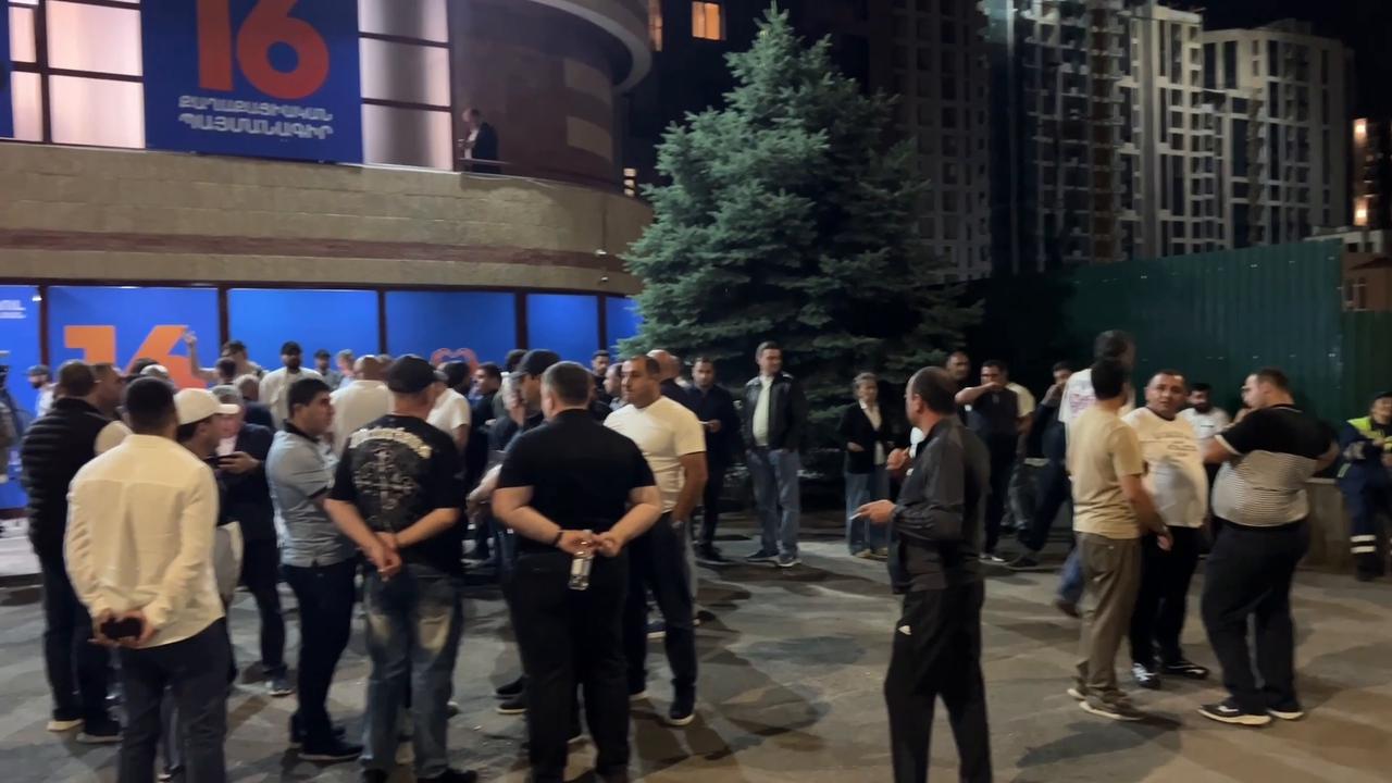 Video thumbnail for Armenia: Pashinyan's Civil Contract party leads early count in Armenia election.