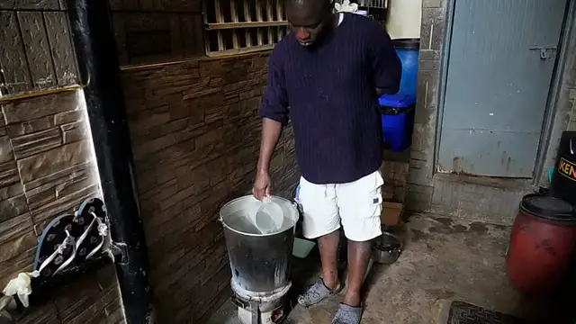 Video thumbnail for Cleaner cooking stoves offer hope for 1 billion Africans using wood, charcoal