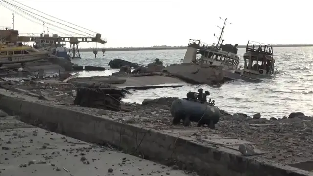 Video thumbnail for Yemen: Yemen's Houthis warn of attacks on vessels calling at Saudi ports.