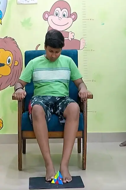 Video thumbnail for Fastest time to solve a rotating puzzle tetrahedron using the feet  10.559 seconds by Pranav PR