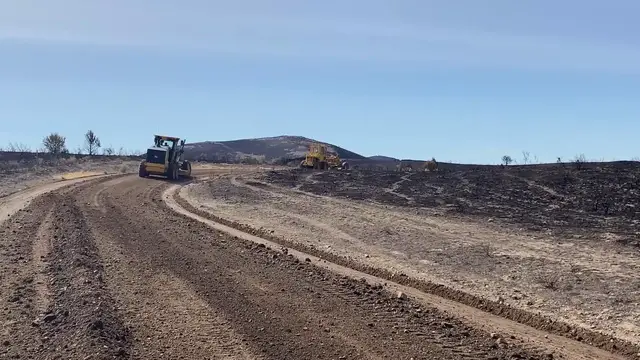 Video thumbnail for US: Oregon’s Largest Modern Wildfire Leaves Vast Hills Charred.