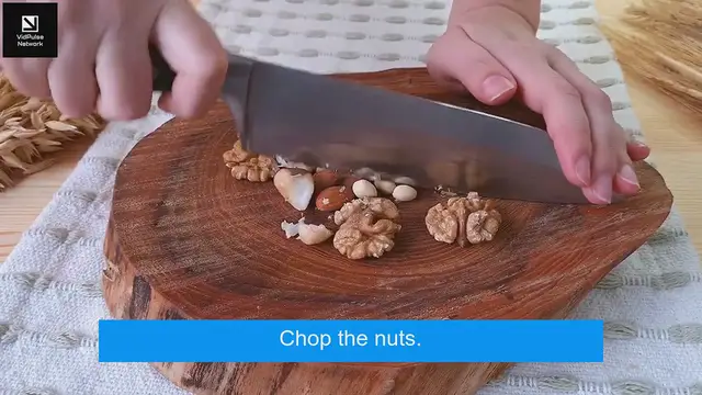 Video thumbnail for Easy Yeast Plait Recipe with Cinnamon and Nuts