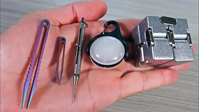 'Video thumbnail for 8 EDC Gadgets Every Man Will Appreciate'