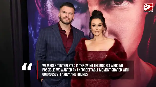 Video thumbnail for Jenni 'JWoww' Farley surprises guests with a wedding to Zach Carpinello