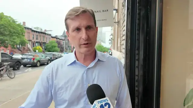 Video thumbnail for Park Slope coffee shop faces backlash after banning Rep. Dan Goldman over Israel stance