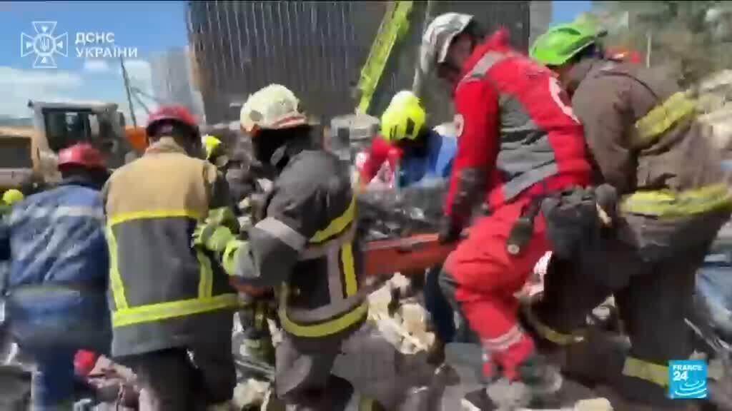 Video thumbnail for Russia pummels Kyiv, killing at least 10 as advance in the east slows
