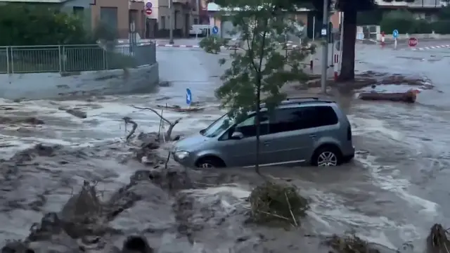 Video thumbnail for Spain: Torrential Rain Causes Flooding in Catalonia, Leaving Two Dead 5.