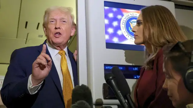 Video thumbnail for Trump threatens Colombia’s Petro, warns Mexico ‘to get their act together’