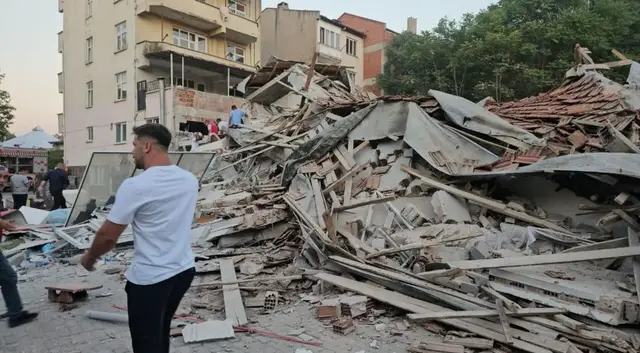 'Video thumbnail for Magnitude 6.1 earthquake shakes Sindirgi in western Turkiye, felt as far as Istanbul'