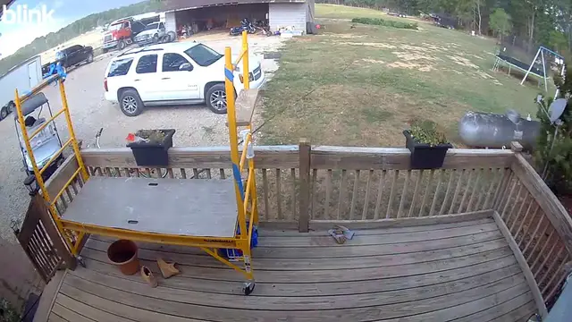 Video thumbnail for US: High Winds Blow Canopy onto SUV.