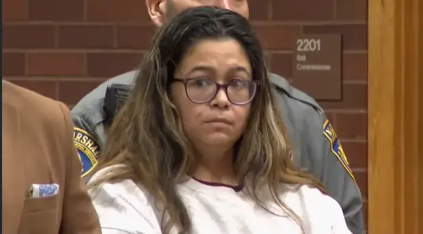 Video thumbnail for Judge orders DNA sample from Danbury woman charged in 2018 newborn death case