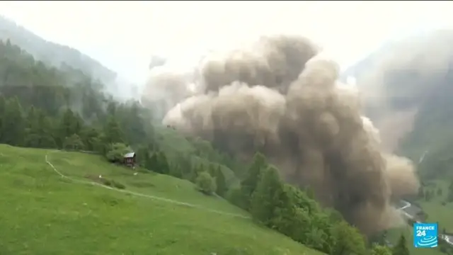 Video thumbnail for In Switzerland, a glacier collapse destroys a village