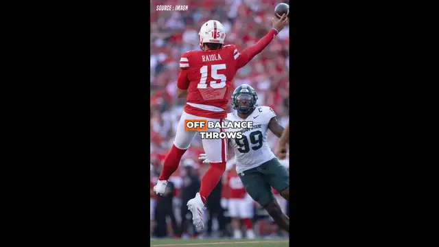 'Video thumbnail for Dylan Raiola Stunned Fans With Patrick Mahomes-Like Falling Pass'