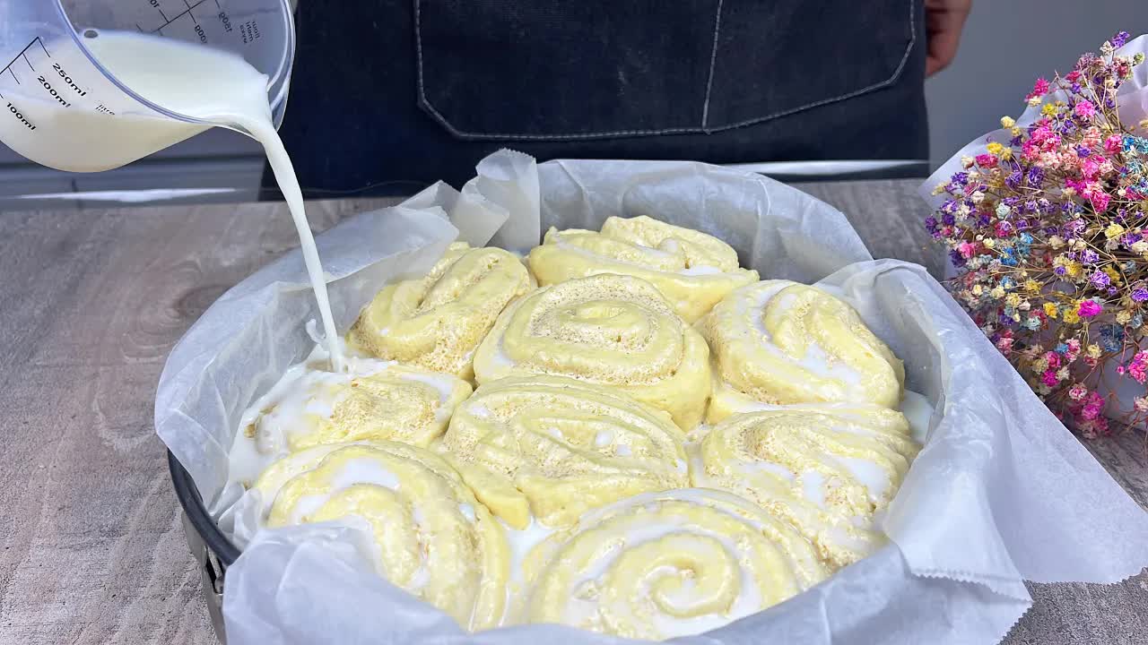 Video thumbnail for This is the most useful TRICK I have ever seen! Pour 200ml MILK into the finished dough