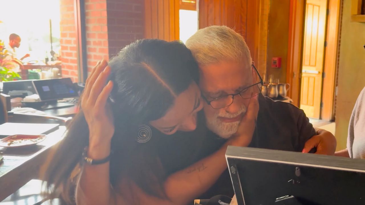 Video thumbnail for Bride Asks Stepdad To Walk Her Down Aisle Alongside Biological Dad