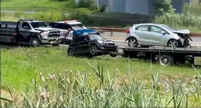 Video thumbnail for Saw Mill Parkway reopens after crash snarls traffic in Hastings-on-Hudson