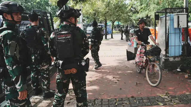 'Video thumbnail for Protests shrink in Jakarta as government announces concessions following unrest'