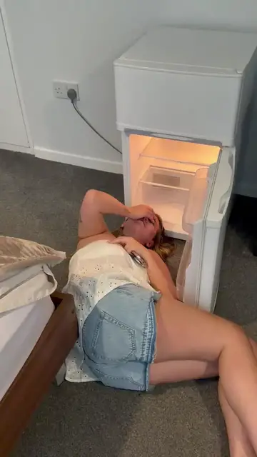 Video thumbnail for Cooling Off in a London Airbnb Fridge during a Heatwave