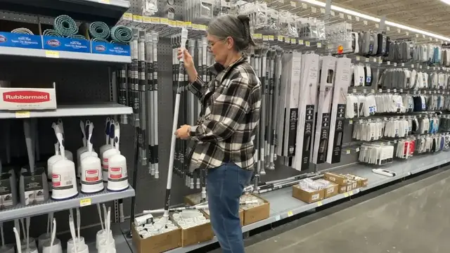 'Video thumbnail for People are taking down their window blinds for this GENIUS new idea!'