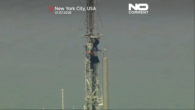 Video thumbnail for Couple climbs Empire State Building, gets engaged, then arrested