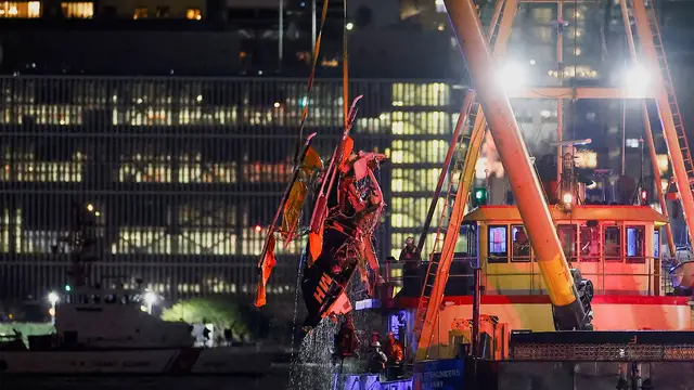 'Video thumbnail for Family and pilot killed after helicopter crashes into New York’s Hudson River'