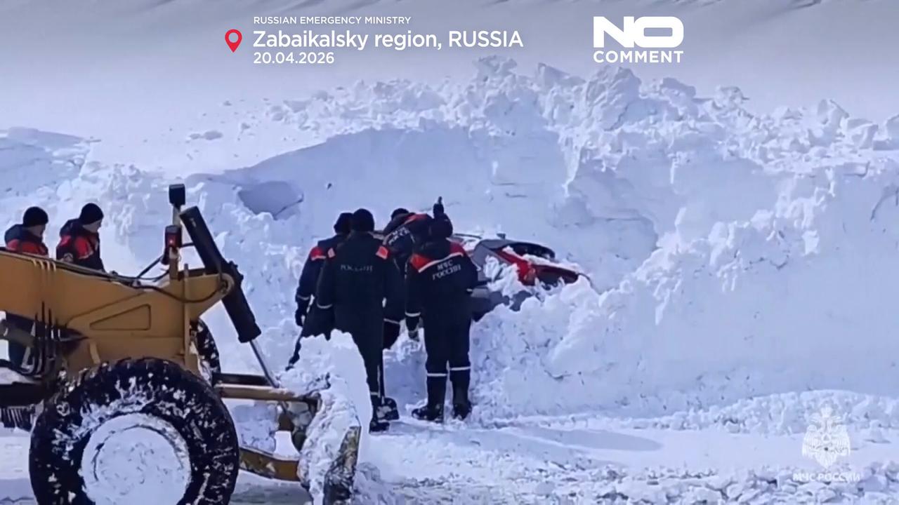 Video thumbnail for Rescuers evacuate hundreds after snowstorm hits Russia’s Far East