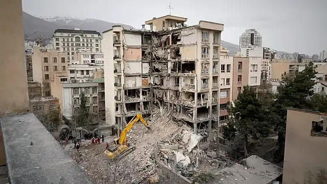Video thumbnail for US military continues strikes on Iran as attacks overshadow diplomacy