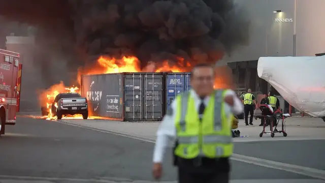Video thumbnail for 3 killed as news helicopter crashes while covering deadly bus crash in LA
