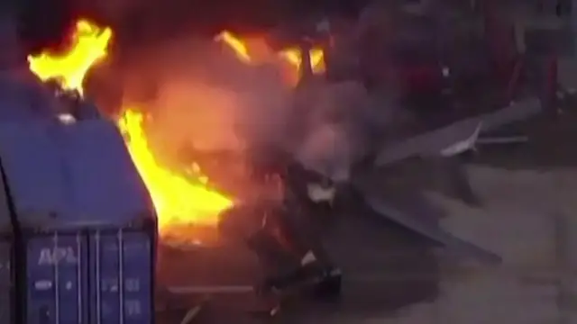 Video thumbnail for Los Angeles: News helicopter crashes, killing three