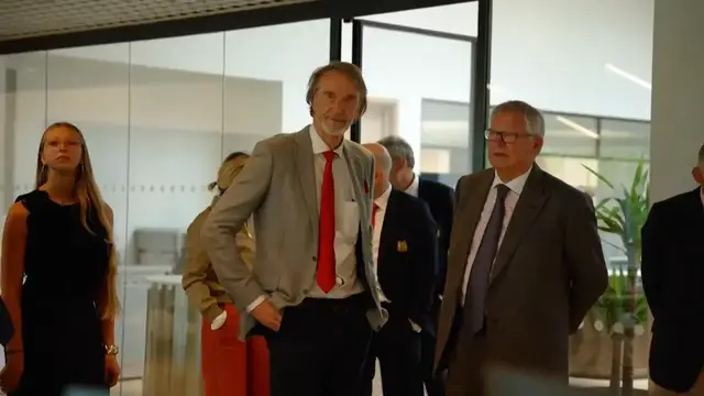 'Video thumbnail for Man United unveil state-of-the-art training base, Alex Ferguson enjoys tour'