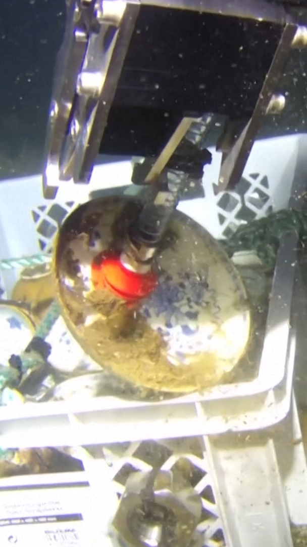 Video thumbnail for Norway salvages 18th-century shipwreck, recovers porcelain and chandeliers