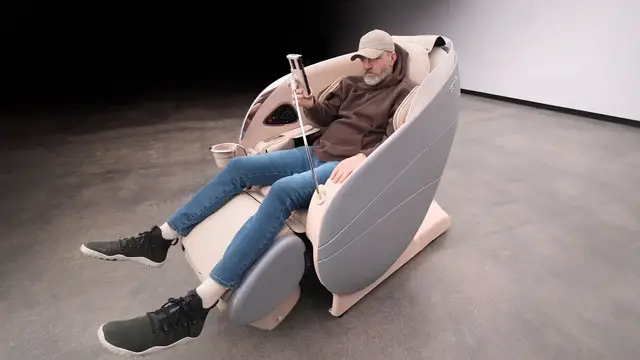 Video thumbnail for Unboxing The $13,000 Chair...