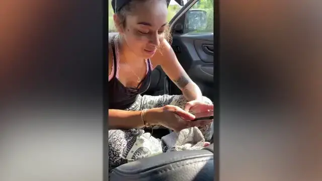 Video thumbnail for Girl Drives Across Country To Surprise Her Best Friend | Happily TV