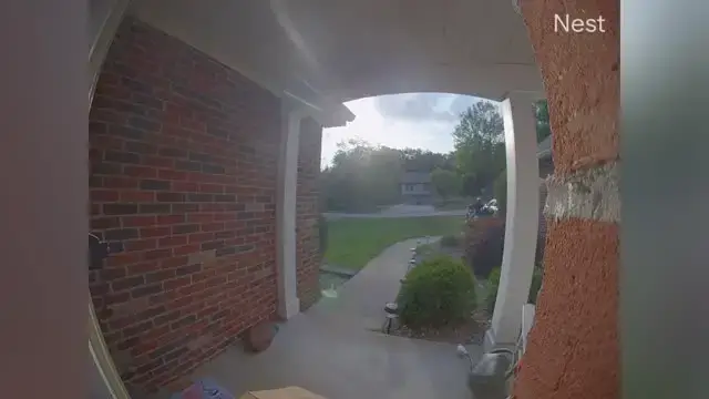 Video thumbnail for Dad Gets Doorbell Notification And Returns Home When He Missed Daughter's Goodbye Hug | Happily TV