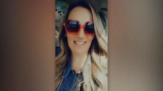 Video thumbnail for Gender Reveal Taken To New Heights With Helicopter | Happily TV