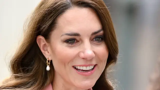 Video thumbnail for Here's What Will Happen To Kate If William Dies First