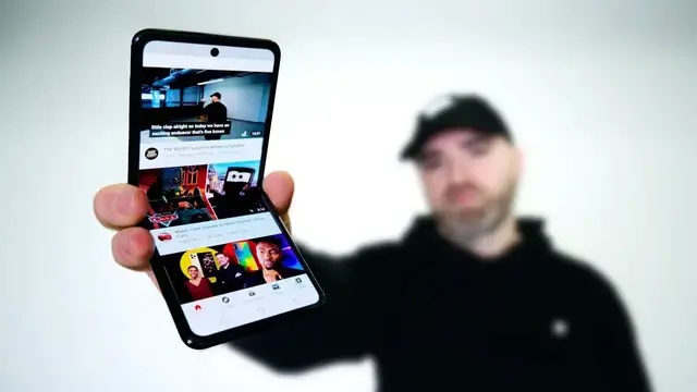 'Video thumbnail for Samsung Galaxy Z Flip Hands On - Better Than Razr?'