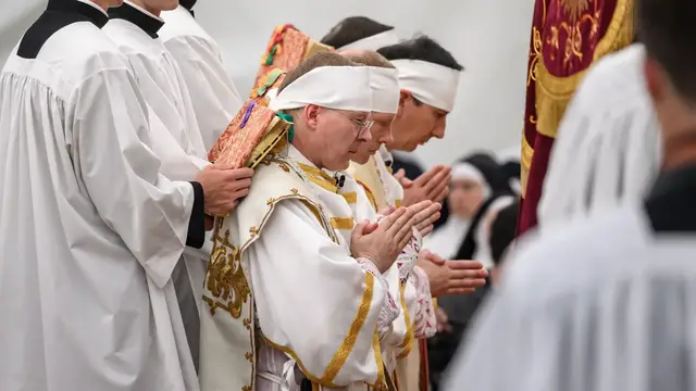 Video thumbnail for Who are the rogue bishops defying Pope Leo XIV?