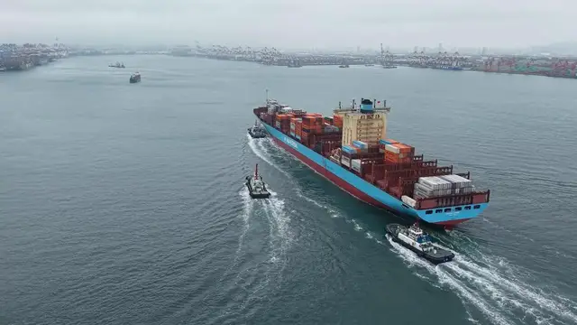 Video thumbnail for China: Qingdao Port.