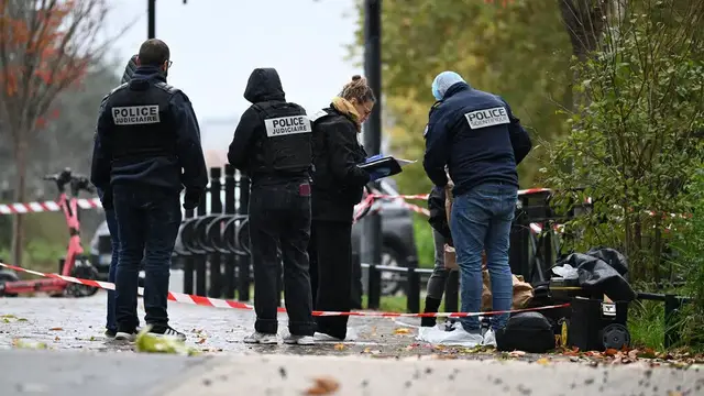 Video thumbnail for France: Trappes racist shooting suspect transferred to French court