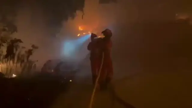 Video thumbnail for Spain: Spain's military continues overnight wildfire operations near Burgohondo.