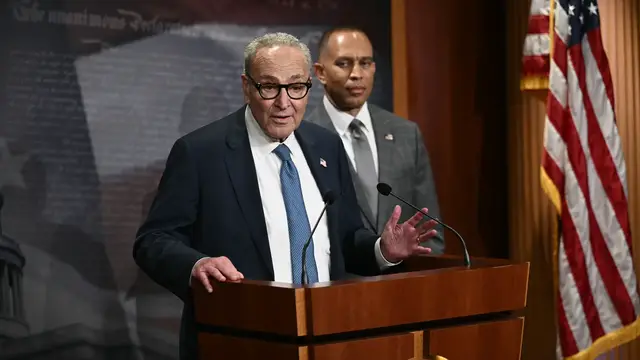 'Video thumbnail for Democrats & Republicans trade blame as US government shuts down'