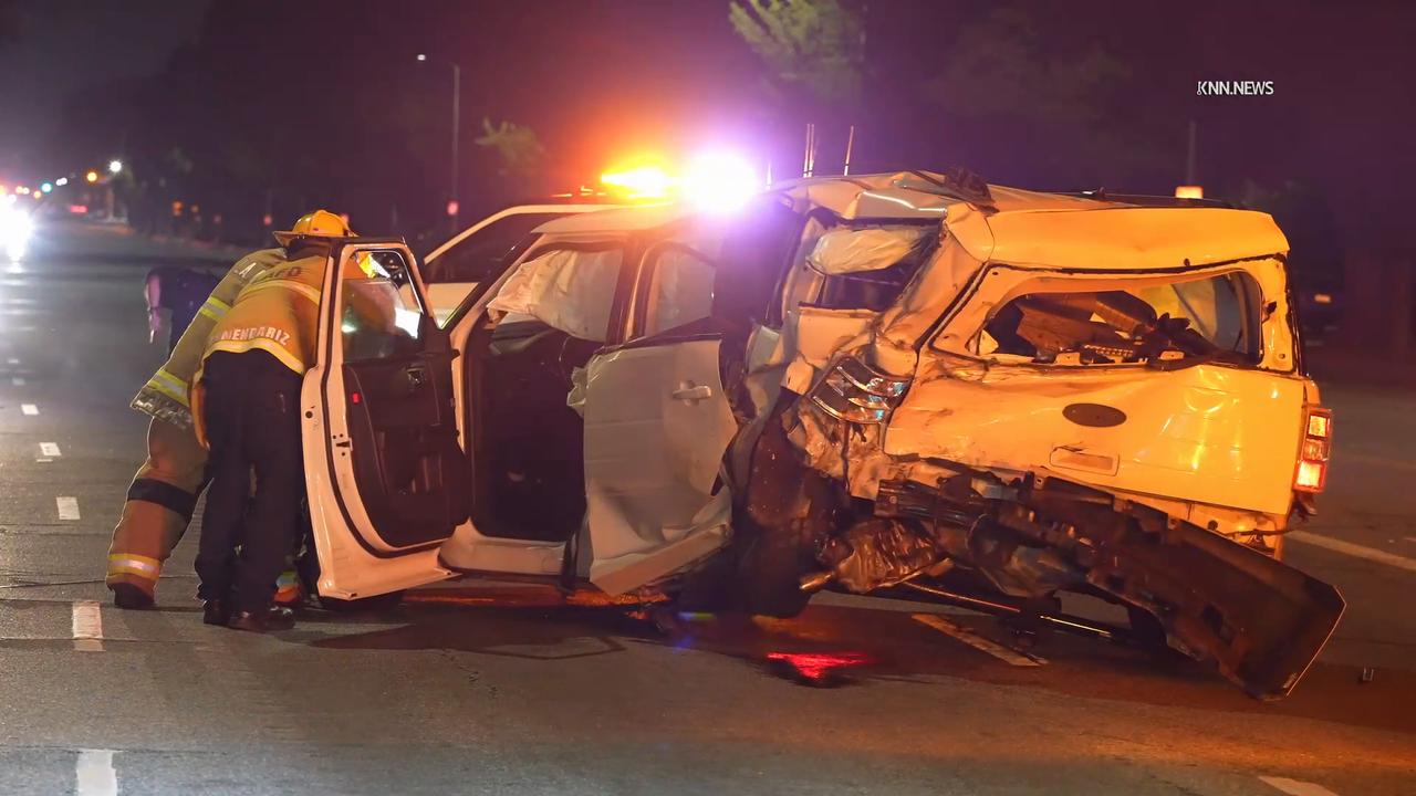Video thumbnail for US, Los Angeles: Encino Multi-Vehicle Collision Injures Several.