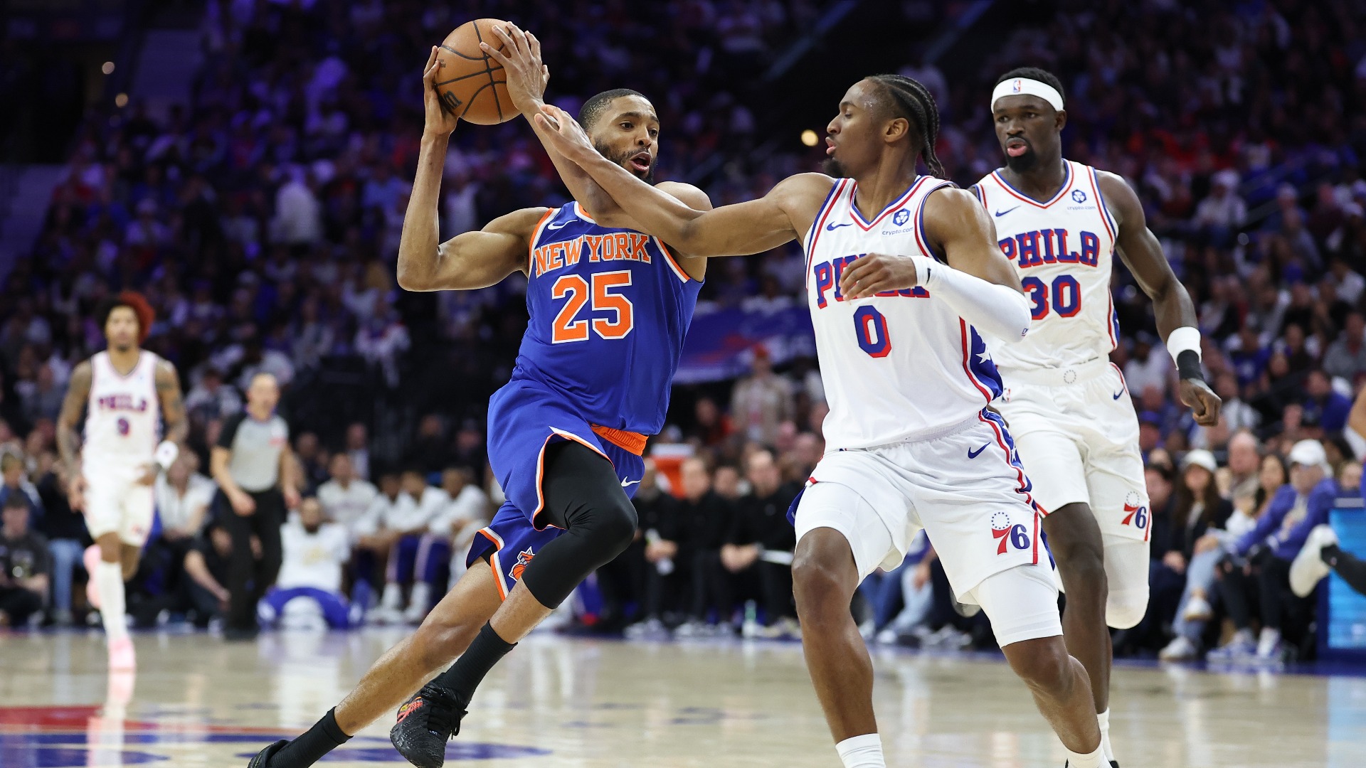 Video thumbnail for Knicks' Playoff Dominance Echoes Historic UConn Run