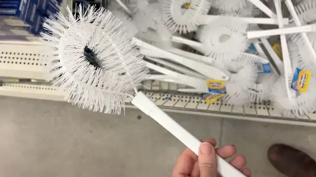 'Video thumbnail for She cuts up 8 toilet brushes for this genius Christmas makeover!'