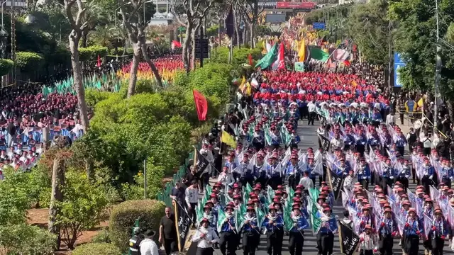 Video thumbnail for Lebanon: Thousands of Shia Muslims mark day of Ashura with mourning ceremony in Beirut.