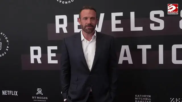 Video thumbnail for Ben Affleck reveals how parents' deaths two months apart changed his outlook on life