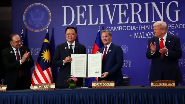 'Video thumbnail for Trump oversees Thailand-Cambodia extended ceasefire deal'