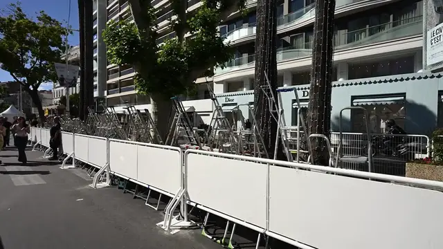 Video thumbnail for France: Celebrities arrive in Cannes ahead of film festival opening.