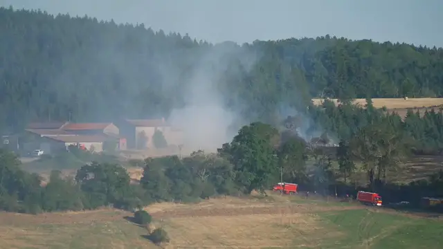 Video thumbnail for France: Wildfires scorch 100 hectares in central France.
